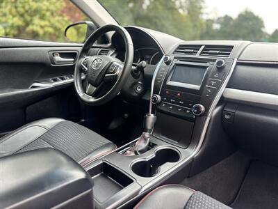 2015 Toyota Camry SE , Low Miles   - Photo 12 - Gladstone, OR 97027