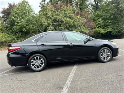 2015 Toyota Camry SE - Photo 6 - Gladstone, OR 97027