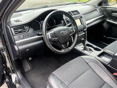 2015 Toyota Camry SE , Low Miles   - Photo 2 - Gladstone, OR 97027