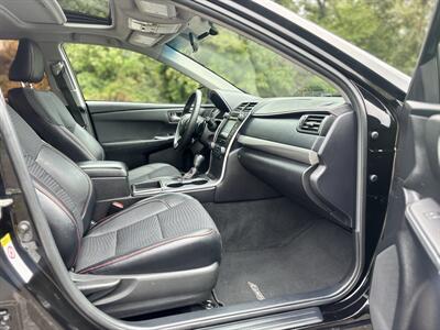 2015 Toyota Camry SE , Low Miles   - Photo 10 - Gladstone, OR 97027