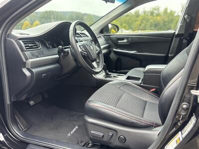 2015 Toyota Camry SE - Photo 11 - Gladstone, OR 97027