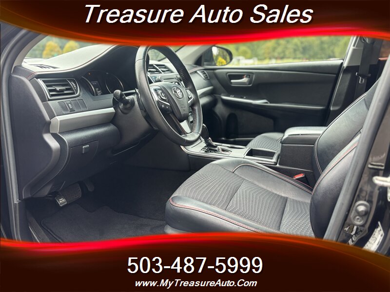 2015 Toyota Camry SE , Low Miles   - Photo 1 - Gladstone, OR 97027
