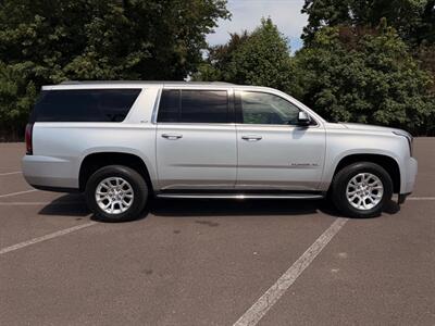 2017 GMC Yukon XL SLT - Photo 6 - Gladstone, OR 97027