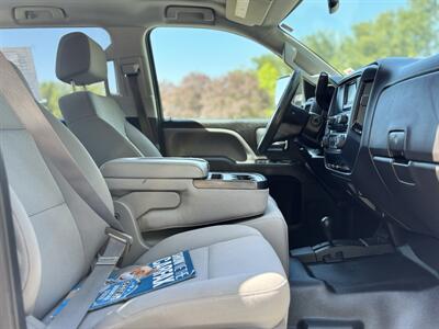 2015 GMC Sierra 2500HD Heavy Duty Truck !  Crew Cab , 4X4 - Photo 10 - Gladstone, OR 97027