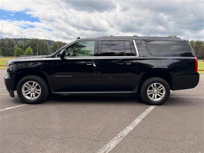 2018 Chevrolet Suburban LT - Photo 2 - Gladstone, OR 97027