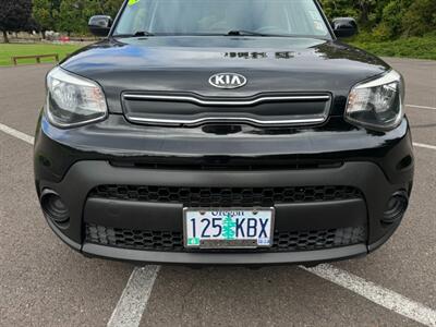 2017 Kia Soul 1 OWNER , 6 Speed Manual !  Gas Saver ! - Photo 30 - Gladstone, OR 97027