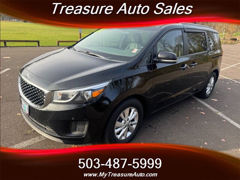 2018 Kia Sedona LX Minivan  Low Miles ! - Photo 1 - Gladstone, OR 97027