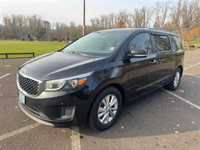 2018 Kia Sedona LX Minivan  Low Miles ! - Photo 26 - Gladstone, OR 97027