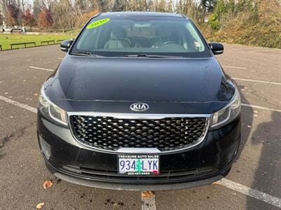 2018 Kia Sedona LX Minivan  Low Miles ! - Photo 8 - Gladstone, OR 97027