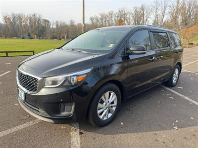 2018 Kia Sedona LX Minivan  Low Miles ! - Photo 27 - Gladstone, OR 97027