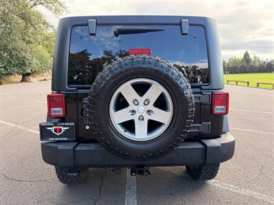 2012 Jeep Wrangler Unlimited Wrangler Unlimited Rubicon   - Photo 4 - Gladstone, OR 97027