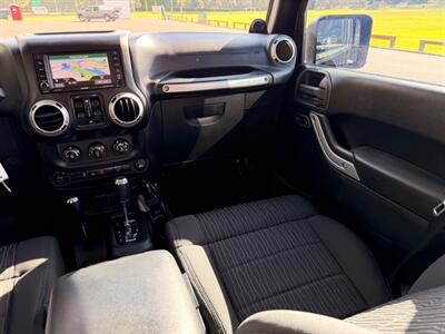2012 Jeep Wrangler Unlimited Wrangler Unlimited Rubicon   - Photo 18 - Gladstone, OR 97027