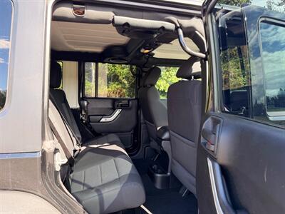 2012 Jeep Wrangler Unlimited Wrangler Unlimited Rubicon   - Photo 14 - Gladstone, OR 97027