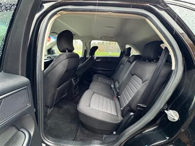 2017 Ford Edge SE   - Photo 11 - Gladstone, OR 97027