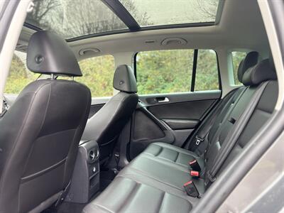 2015 Volkswagen Tiguan SE 4Motion (AWD )  Fully Loaded ! - Photo 11 - Gladstone, OR 97027