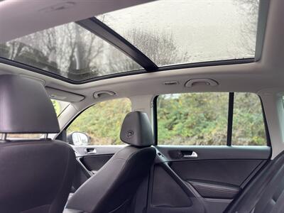 2015 Volkswagen Tiguan SE 4Motion (AWD )  Fully Loaded ! - Photo 13 - Gladstone, OR 97027