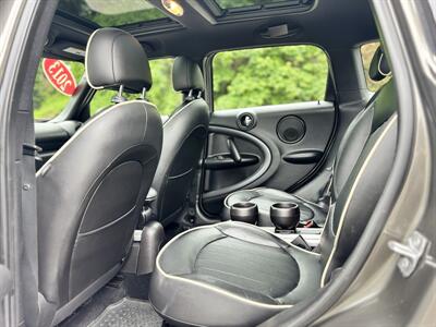 2013 MINI Countryman Cooper S , 6 Speed  Fun To Drive ! - Photo 14 - Gladstone, OR 97027