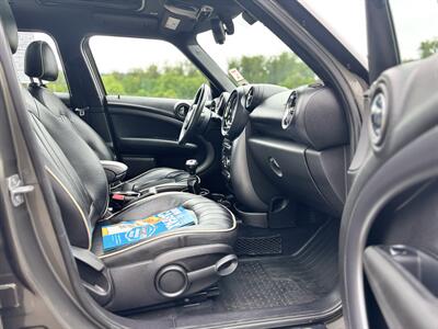 2013 MINI Countryman Cooper S , 6 Speed  Fun To Drive ! - Photo 23 - Gladstone, OR 97027