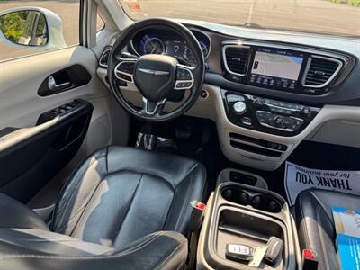 2018 Chrysler Pacifica Touring L   - Photo 16 - Gladstone, OR 97027