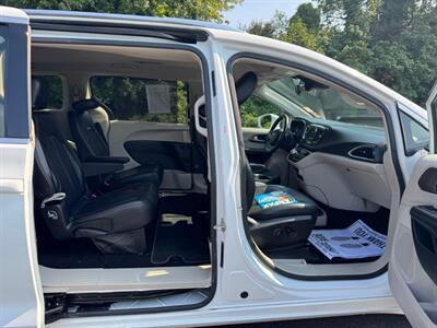 2018 Chrysler Pacifica Touring L   - Photo 12 - Gladstone, OR 97027