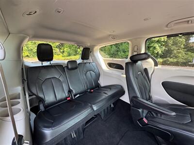2018 Chrysler Pacifica Touring L   - Photo 13 - Gladstone, OR 97027