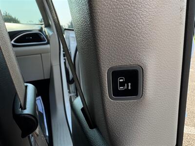 2018 Chrysler Pacifica Touring L   - Photo 48 - Gladstone, OR 97027