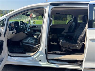 2018 Chrysler Pacifica Touring L   - Photo 9 - Gladstone, OR 97027