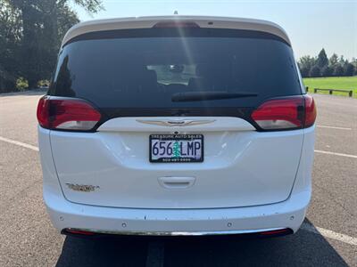 2018 Chrysler Pacifica Touring L   - Photo 4 - Gladstone, OR 97027