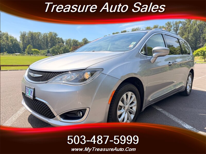 2018 Chrysler Pacifica Touring L   - Photo 1 - Gladstone, OR 97027