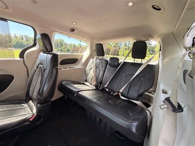 2018 Chrysler Pacifica Touring L - Photo 11 - Gladstone, OR 97027