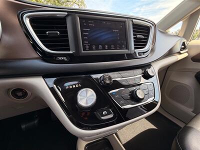 2018 Chrysler Pacifica Touring L - Photo 18 - Gladstone, OR 97027