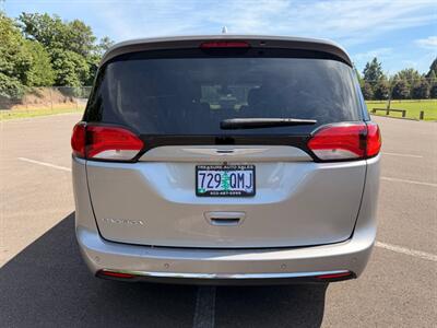 2018 Chrysler Pacifica Touring L - Photo 4 - Gladstone, OR 97027