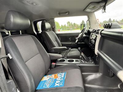 2007 Toyota FJ Cruiser 6 Speed Manual Transmission !  4X4 ! Clean title - Photo 16 - Gladstone, OR 97027