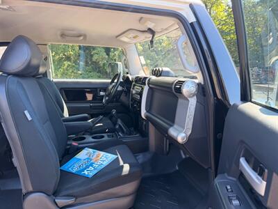 2007 Toyota FJ Cruiser 6 Speed Manual Transmission !  4X4 ! Clean title - Photo 13 - Gladstone, OR 97027