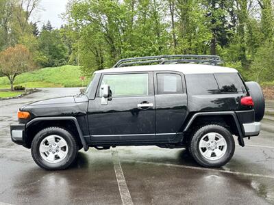 2007 Toyota FJ Cruiser 6 Speed Manual Transmission !  4X4 ! Clean title - Photo 2 - Gladstone, OR 97027
