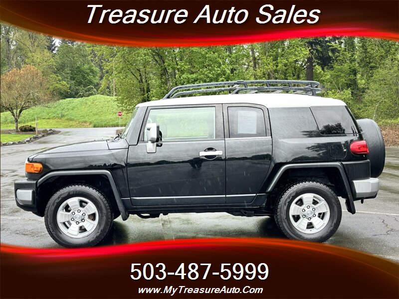 2007 Toyota FJ Cruiser 6 Speed Manual Transmission !  4X4 ! Clean title