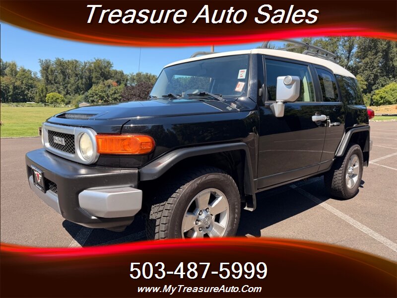 2007 Toyota FJ Cruiser 6 Speed Manual Transmission !  4X4 ! Clean title - Photo 1 - Gladstone, OR 97027