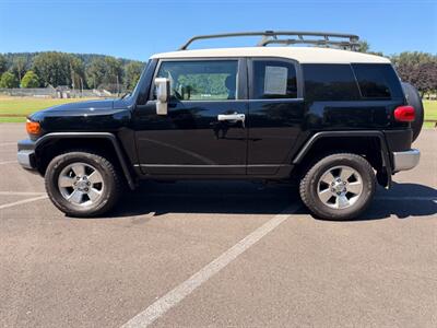 2007 Toyota FJ Cruiser 6 Speed Manual Transmission !  4X4 ! Clean title - Photo 2 - Gladstone, OR 97027