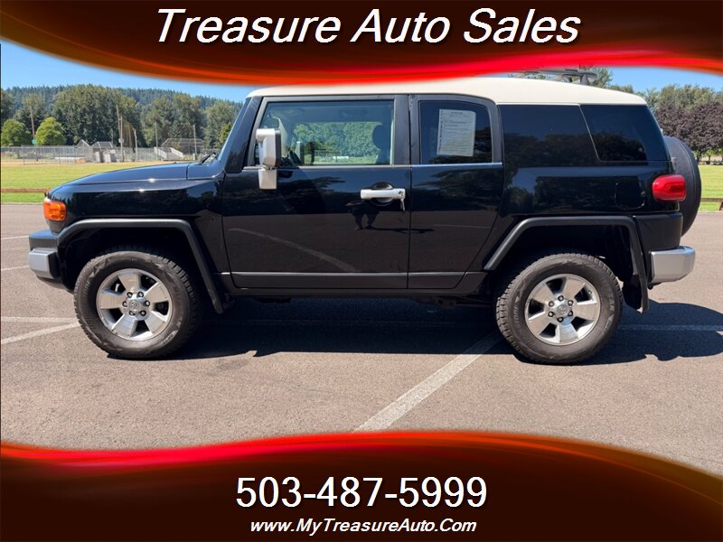 2007 Toyota FJ Cruiser 6 Speed Manual Transmission !  4X4 ! Clean title
