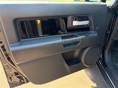 2007 Toyota FJ Cruiser 6 Speed Manual Transmission !  4X4 ! Clean title - Photo 52 - Gladstone, OR 97027