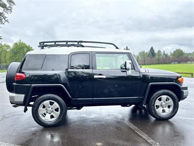 2007 Toyota FJ Cruiser 6 Speed Manual Transmission !  4X4 ! Clean title - Photo 5 - Gladstone, OR 97027