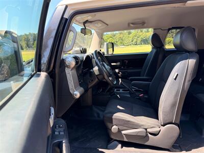 2007 Toyota FJ Cruiser 6 Speed Manual Transmission !  4X4 ! Clean title - Photo 11 - Gladstone, OR 97027