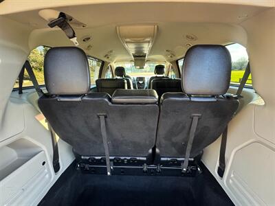 2013 Chrysler Town and Country Touring   - Photo 43 - Gladstone, OR 97027