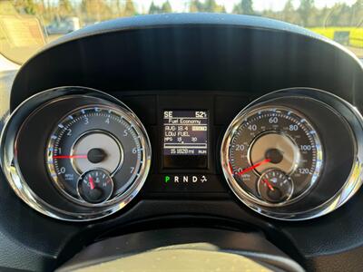 2013 Chrysler Town and Country Touring   - Photo 24 - Gladstone, OR 97027