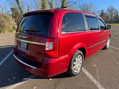 2013 Chrysler Town and Country Touring   - Photo 5 - Gladstone, OR 97027