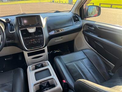 2013 Chrysler Town and Country Touring   - Photo 19 - Gladstone, OR 97027