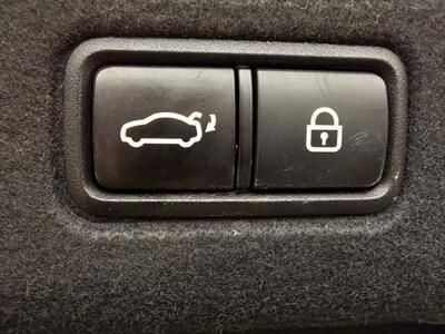 2015 Kia K900 Luxury , Fully Loaded !   - Photo 45 - Gladstone, OR 97027