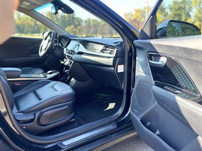 2020 Kia Niro EV EX Premium - Photo 31 - Gladstone, OR 97027