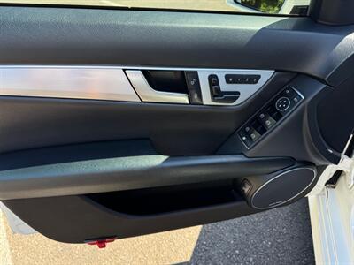 2014 Mercedes-Benz C 300 Luxury 4MATIC  Fully Loaded ! - Photo 31 - Gladstone, OR 97027