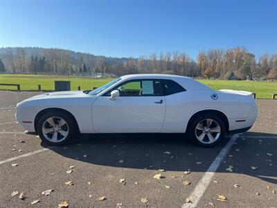 2019 Dodge Challenger SXT , Well Kept , Low Miles !   - Photo 2 - Gladstone, OR 97027